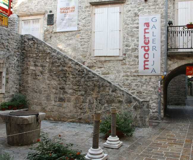 Jovo Ivanovic Modern Gallery