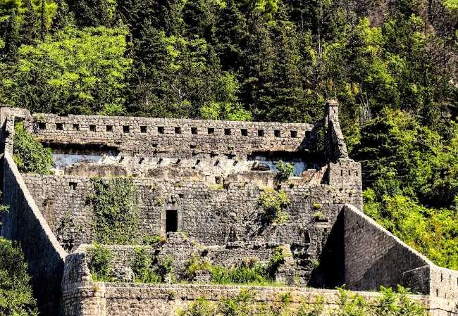 Fortress of the Holy Cross