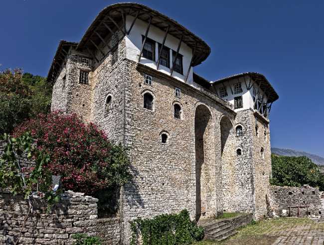 Zekate House