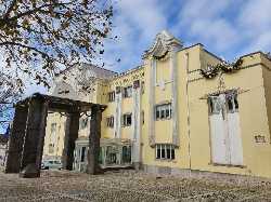 Olga Cadaval Cultural Center