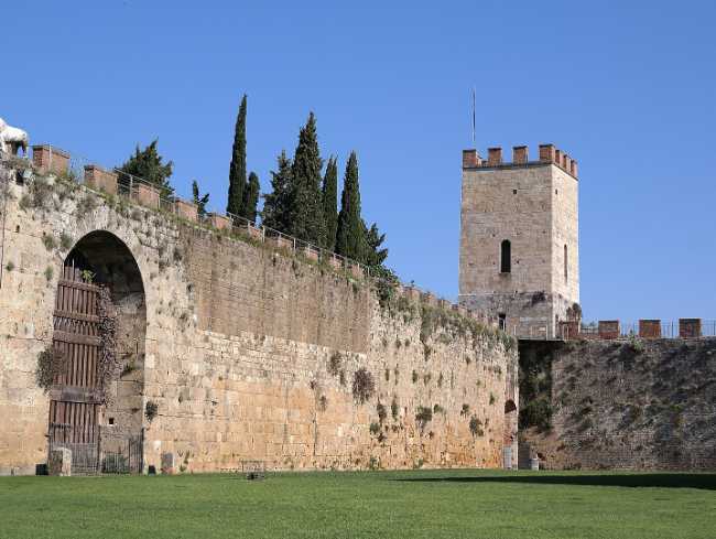 Mura di Pisa