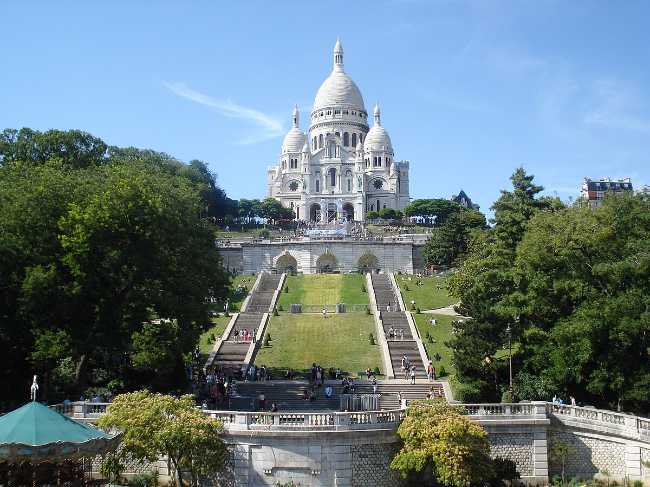 Square Louise Michel