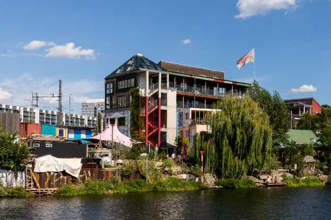 Holzmarkt25