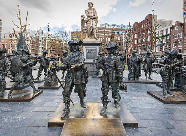 Rembrandt Monument