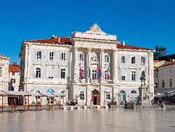 Court Palace
