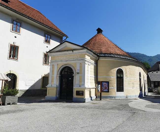 Rudniško gledališče Idrija