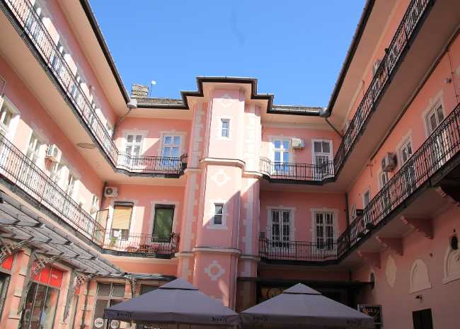 Vojnić Palace