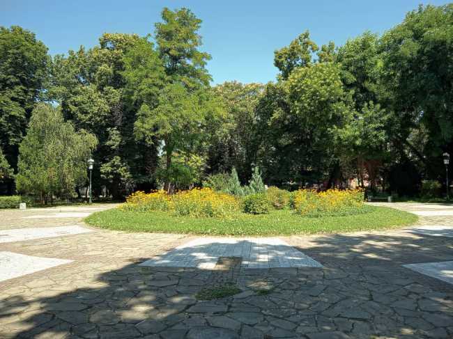 Dondukova Garden