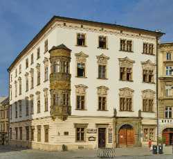 Hauenschild palace