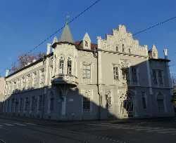 Black House