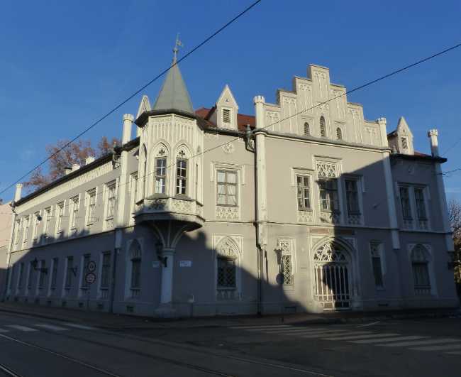 Black House