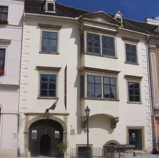 Fabricius House