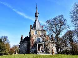 Waroux Castle