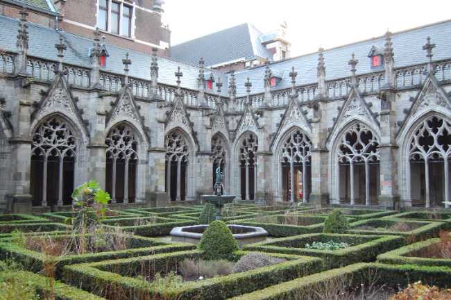 Pandhof van de Dom