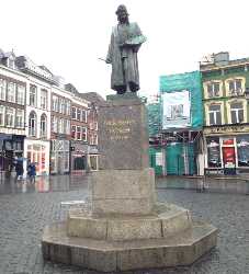 Jheronimus Bosch Statue