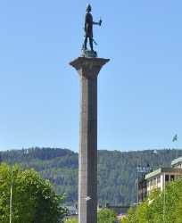 Olav Tryggvason Statue