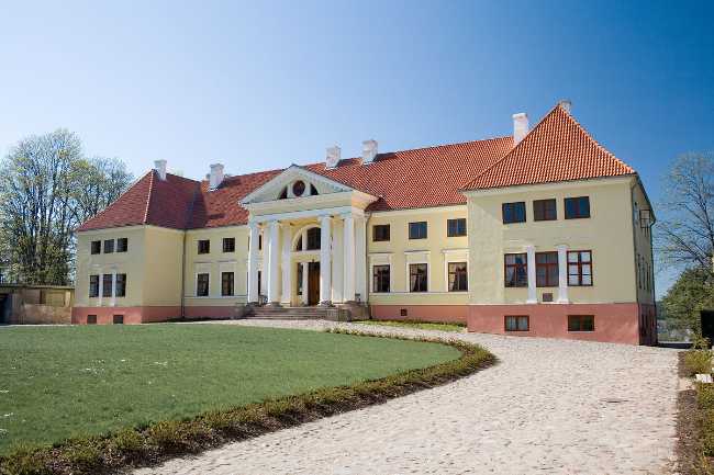 Durbe Manor