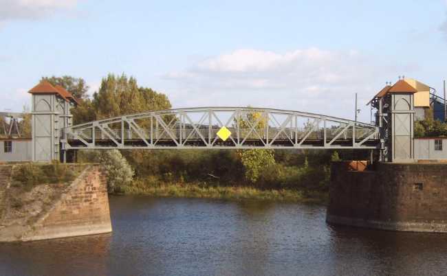 Hubbrücke Handelshafen