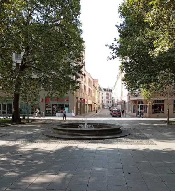 Rundbrunnen goldene Reiter Blick