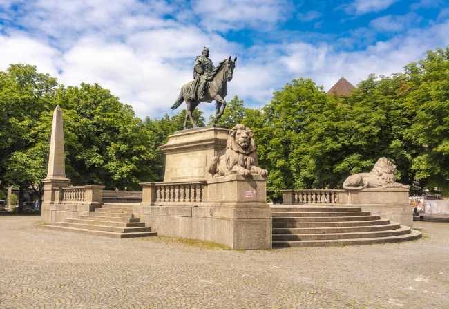 Kaiser Wilhelm I Statue
