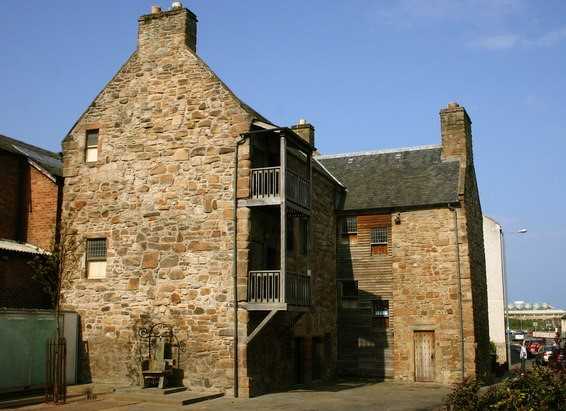 Loudoun Hall