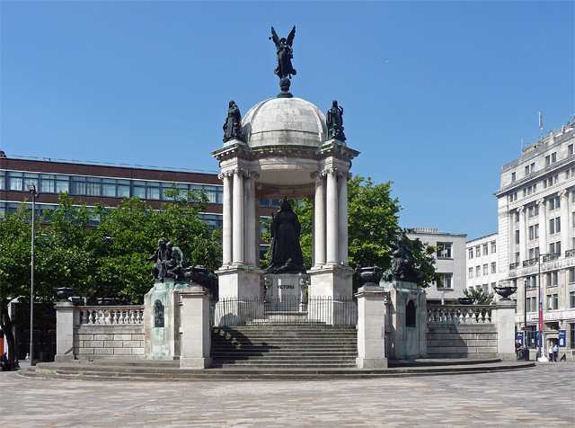 Queen Victoria Monument