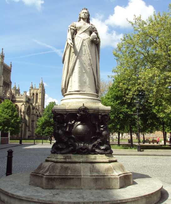 Queen Victoria Statue