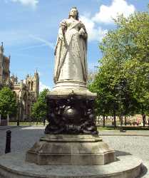 Queen Victoria Statue