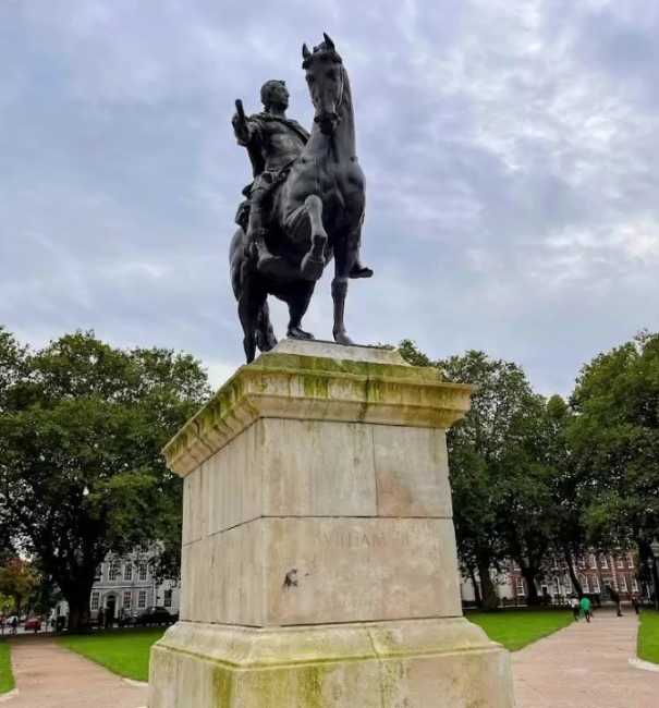 William III Statue