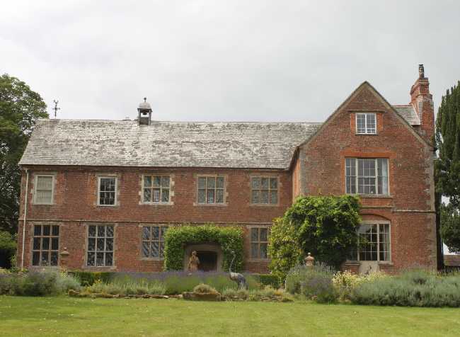 Hellens Manor