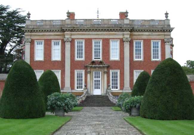 Cottesbrooke Hall and Gardens