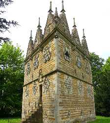Rushton Triangular Lodge